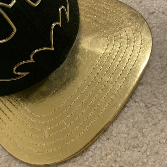 ⭐️Gold and Black Batman SnapBack - Picture 4 of 6